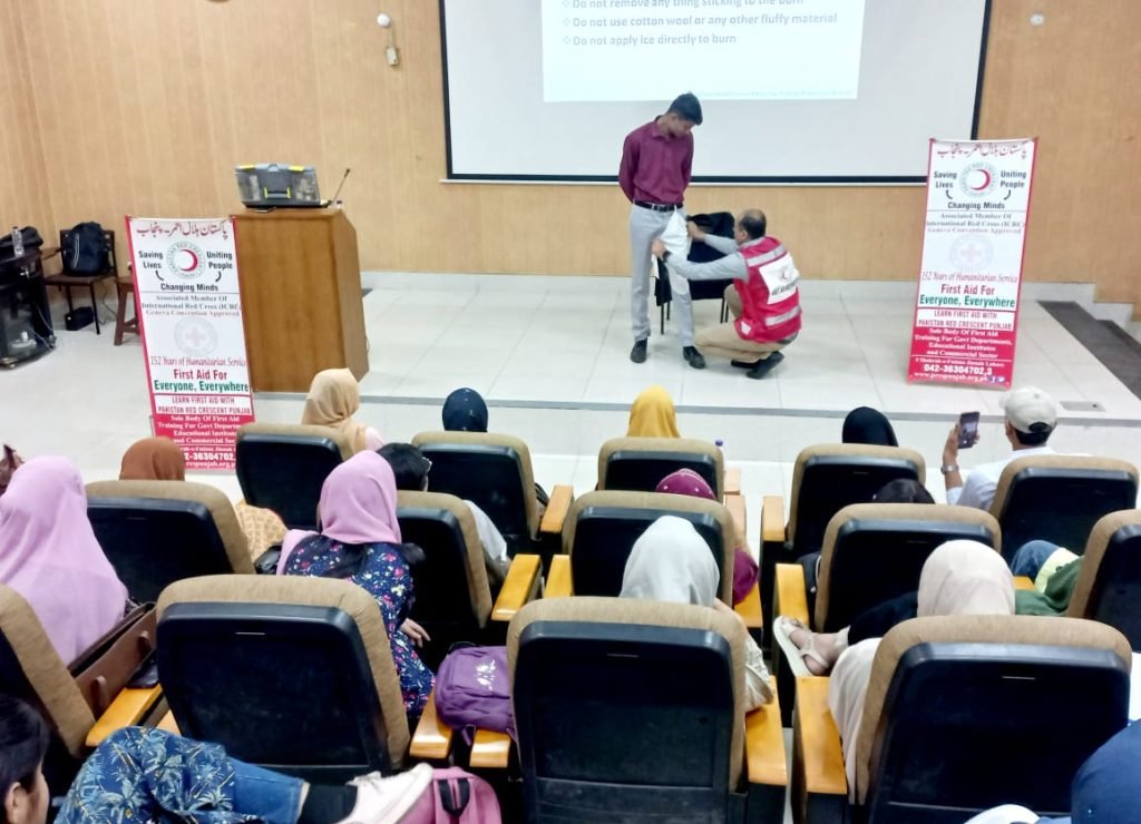 Two-Day First Aid Training at GCU Lahore (9)